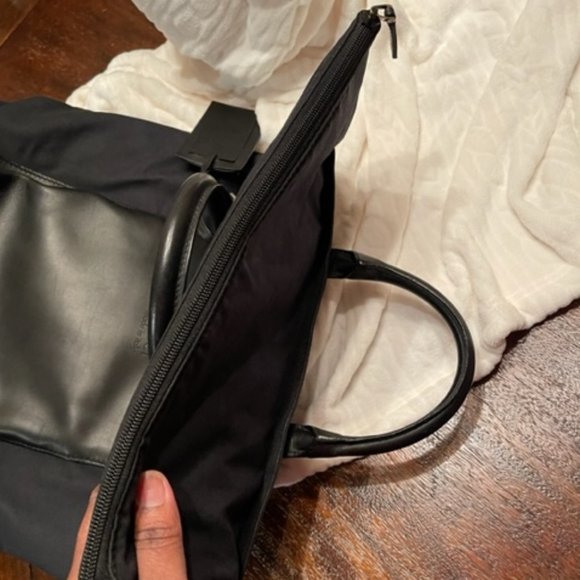 GUCCI AUTHENTIC NYLON AND LEATHER TOTE WITH TOP EXTENDER - Picture 8 of 14